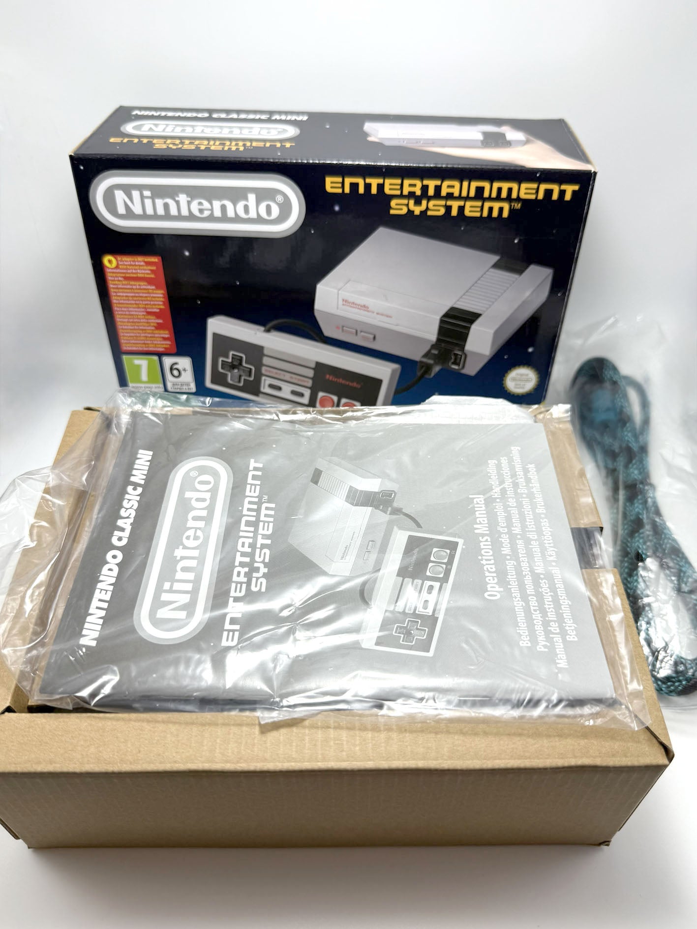 Console Nintendo Classic Mini Nes (CLV-001) 30 Giochi inclusi con scatola originale pari al nuovo