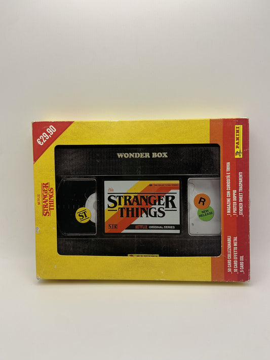 Stranger Things Wonder Box Panini Carte collezionabili poster magazine sticker