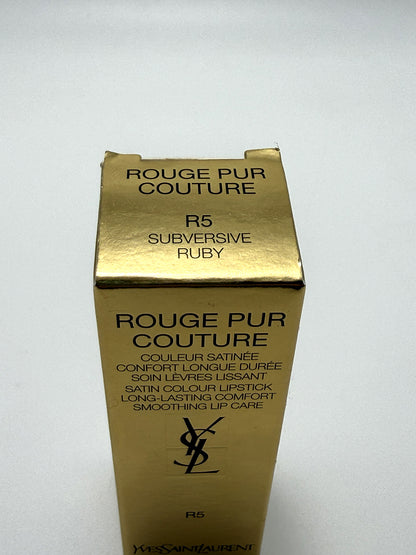 Yves Saint Laurent Rouge Pur Couture R5 Subversive Ruby Rossetto Satinato YSL Beauty Trucco Make up