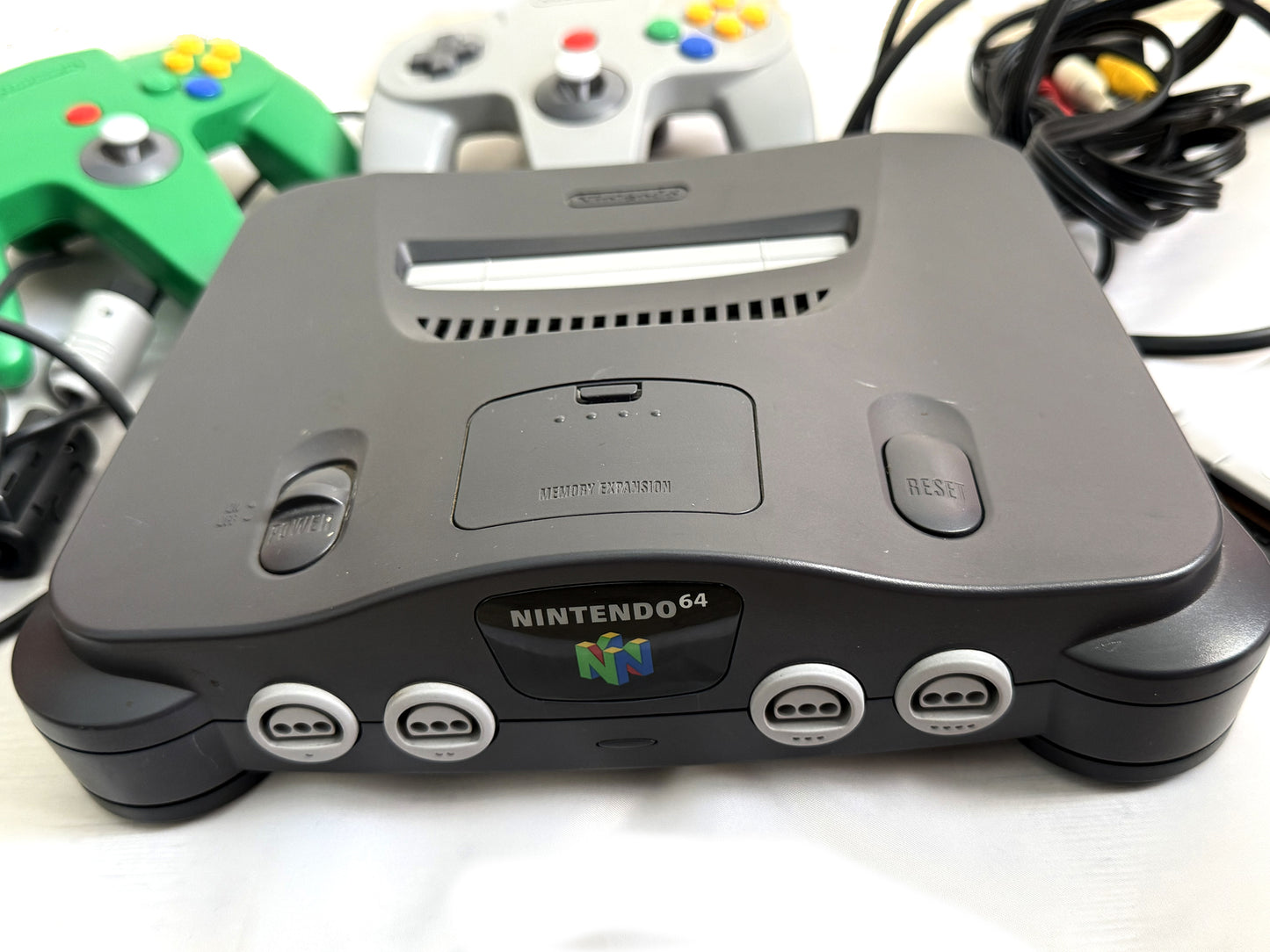 Nintendo 64 N64 Console PAL - 2 Controller - Alimentatore - 1 Gioco - Cavo Video e Adattatore Scart/RCA