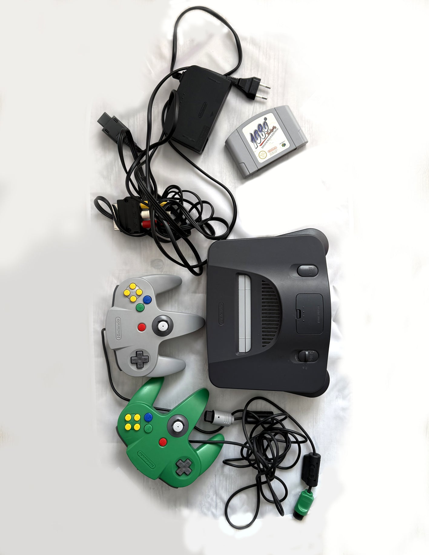 Nintendo 64 N64 Console PAL - 2 Controller - Alimentatore - 1 Gioco - Cavo Video e Adattatore Scart/RCA