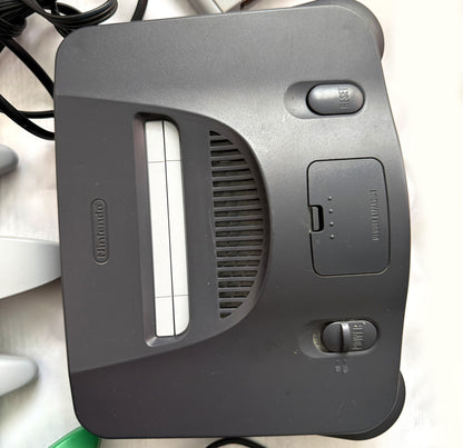 Nintendo 64 N64 Console PAL - 2 Controller - Alimentatore - 1 Gioco - Cavo Video e Adattatore Scart/RCA