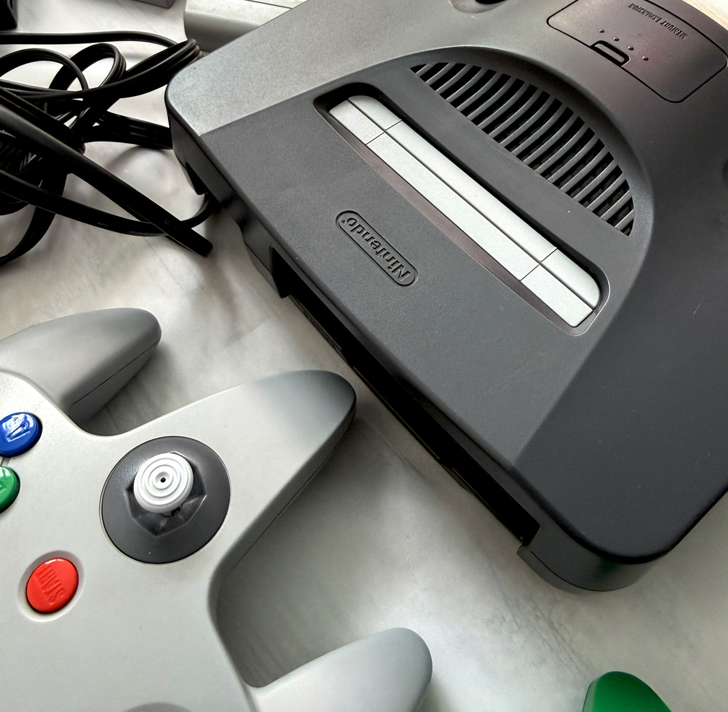 Nintendo 64 N64 Console PAL - 2 Controller - Alimentatore - 1 Gioco - Cavo Video e Adattatore Scart/RCA