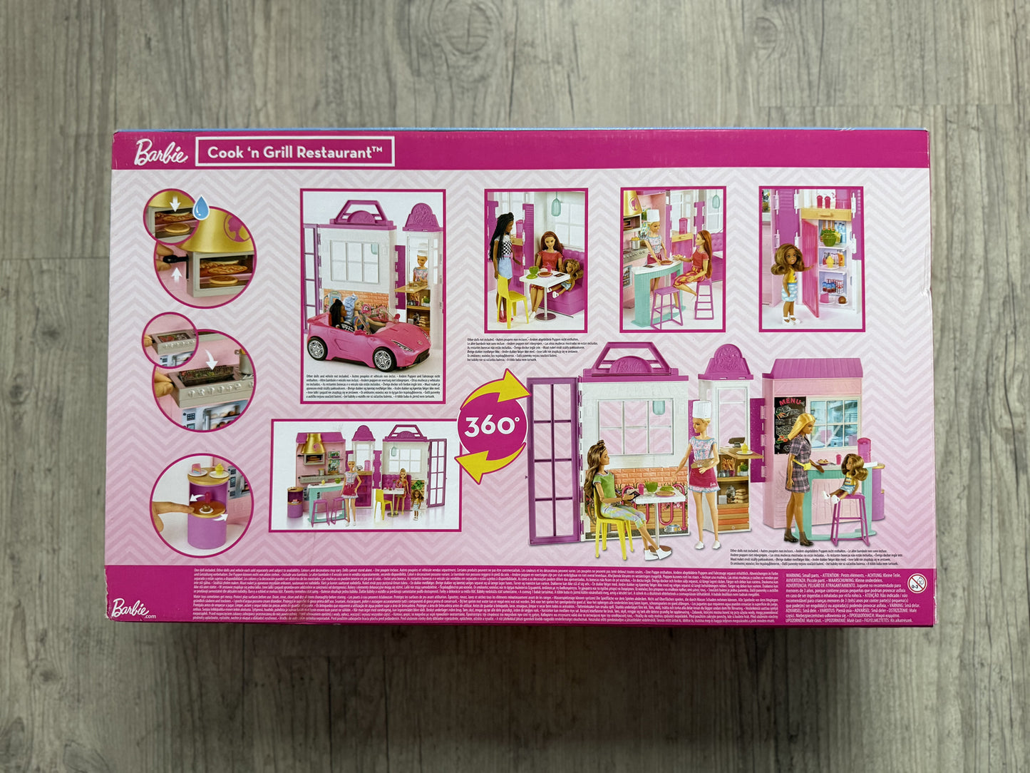Barbie Cook'n Grill Restaurant Playset con bambola + di 30 accessori e 6 aree di gioco Mattel