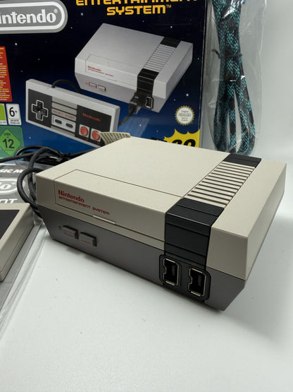 Console Nintendo Classic Mini Nes (CLV-001) 30 Giochi inclusi con scatola originale pari al nuovo
