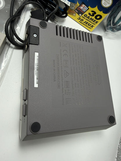 Console Nintendo Classic Mini Nes (CLV-001) 30 Giochi inclusi con scatola originale pari al nuovo
