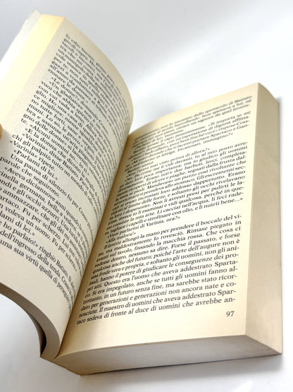 Spartacus. Il gladiatore che fece tremare Roma. Libro usato